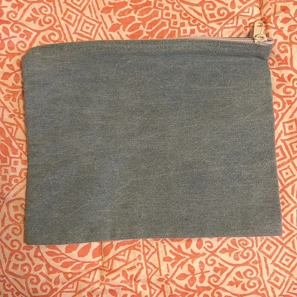 Hawaii Palm Tree Pouch - Picture 2 of 2